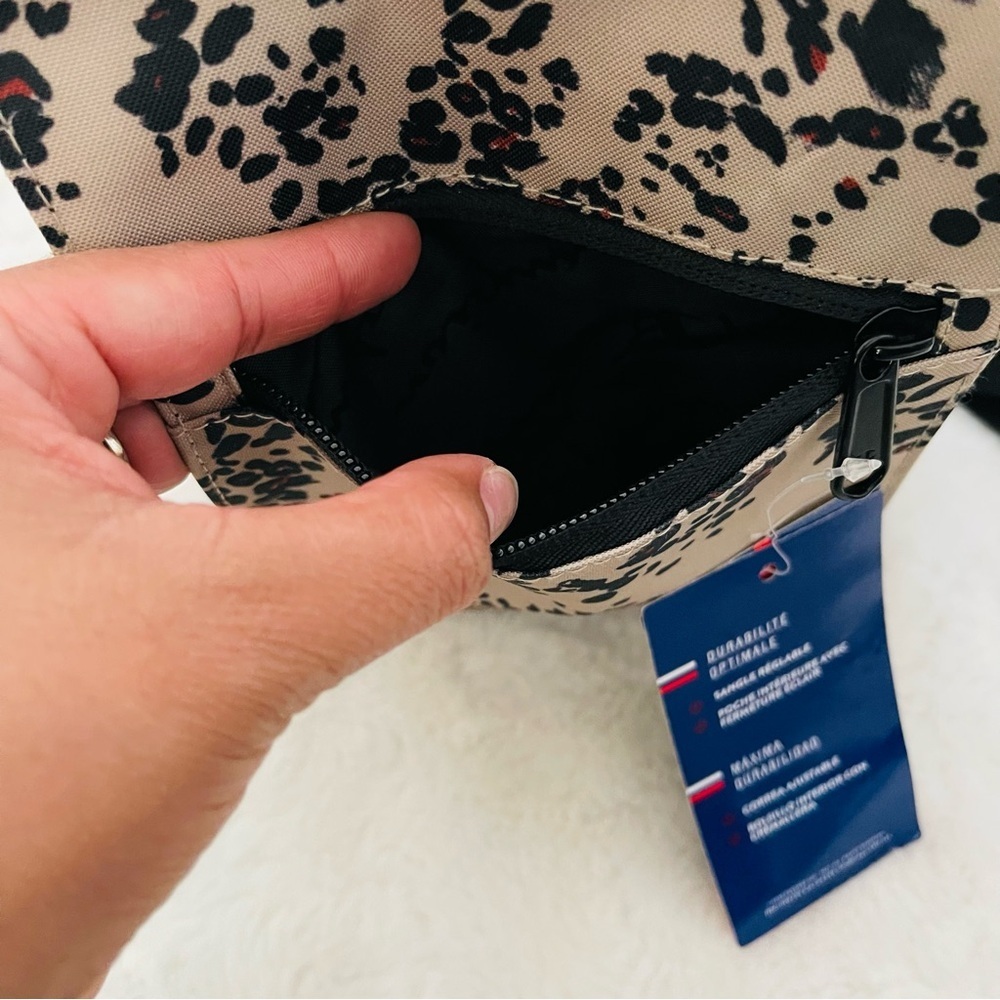 Champion Black and Cream Crossbody Bag - Picture 9 of 9